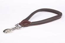 Lade das Bild in den Galerie-Viewer, HOGACA Echt-Leder-Kurz-Führ-Hundeleine 508 ø10 mm x 30 cm lang in braun und schwarz