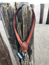 Lade das Bild in den Galerie-Viewer, HOGACA Echt-Leder-Kurz-Führ-Hundeleine 508 ø10 mm x 30 cm lang in braun und schwarz